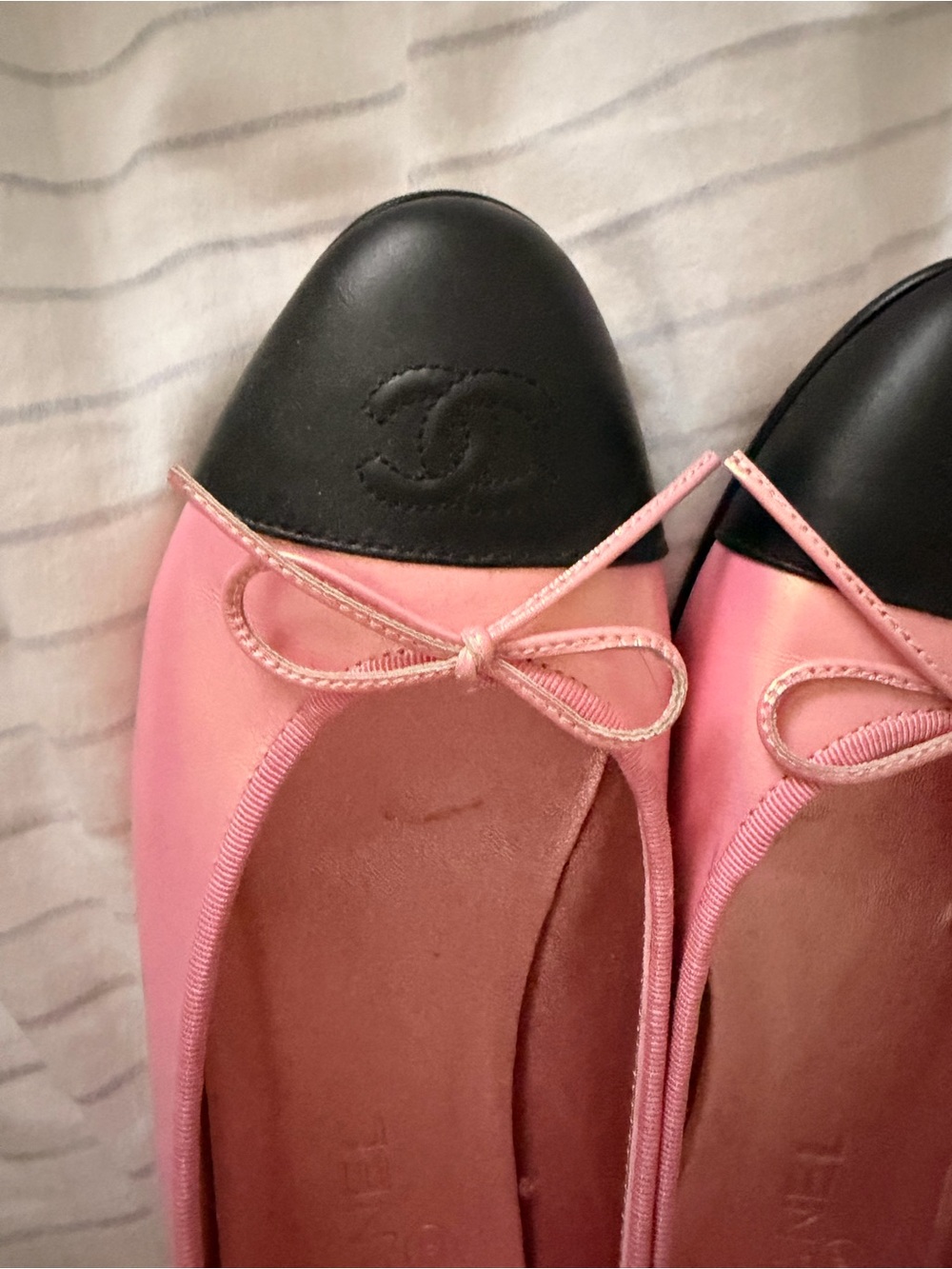 Chanel Pink and Black Two-Tone Ballet Flats with Bow - Picture 3 of 11